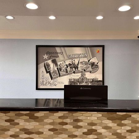 Super 8 By Wyndham Galveston Hotel Bagian luar foto
