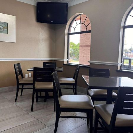 Super 8 By Wyndham Galveston Hotel Bagian luar foto