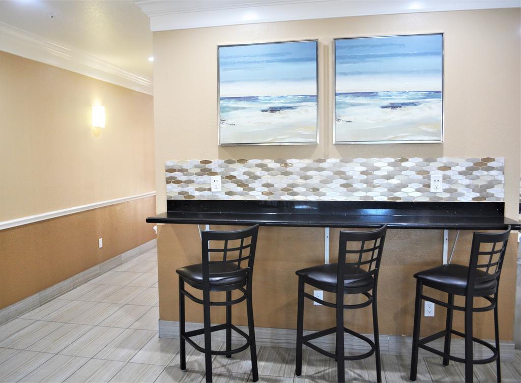 Super 8 By Wyndham Galveston Hotel Bagian luar foto