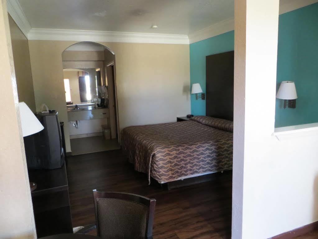 Super 8 By Wyndham Galveston Hotel Bagian luar foto