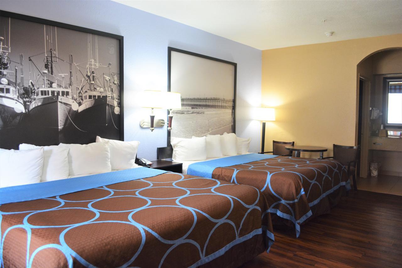 Super 8 By Wyndham Galveston Hotel Bagian luar foto